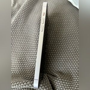 iPhone 14 plus Lavender